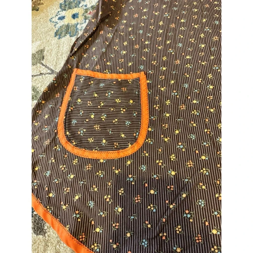 VTG West Cal.46 Full Bib Kitchen Apron Mod Brown Floral Cottagecore Granny 70s